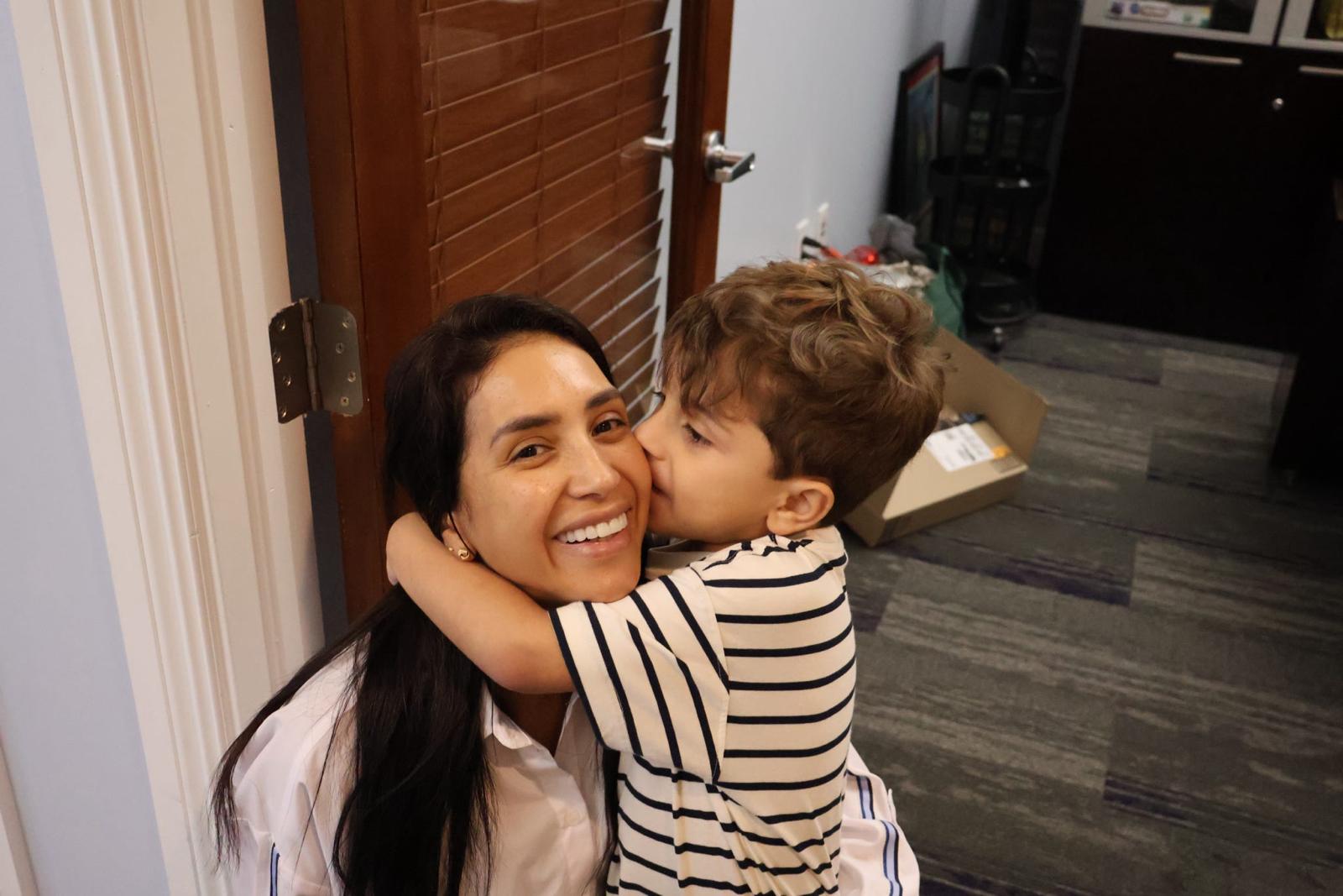 ABA therapist with child in Kendall, FL